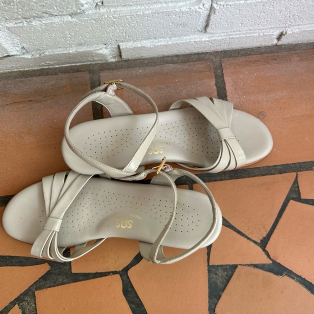 Elegant‎ Beige Women's Sandals